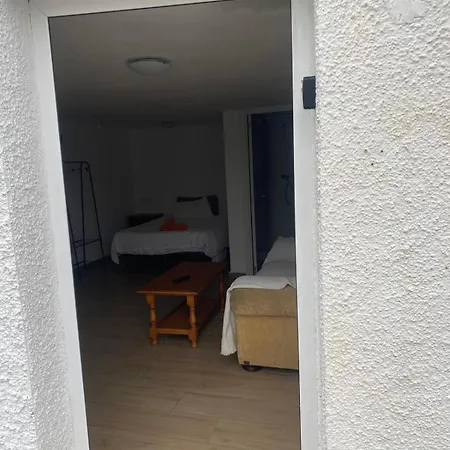 Malaga Hub Airport Conexion Total *